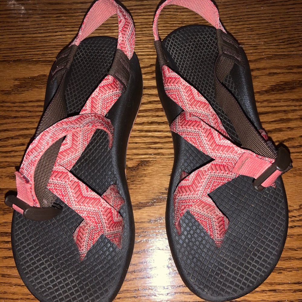 women’s chacos size 7
